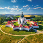 NOTIQUE Poznámkový kalendár Česká republika EN/CZ 2027, 20 x 20 cm